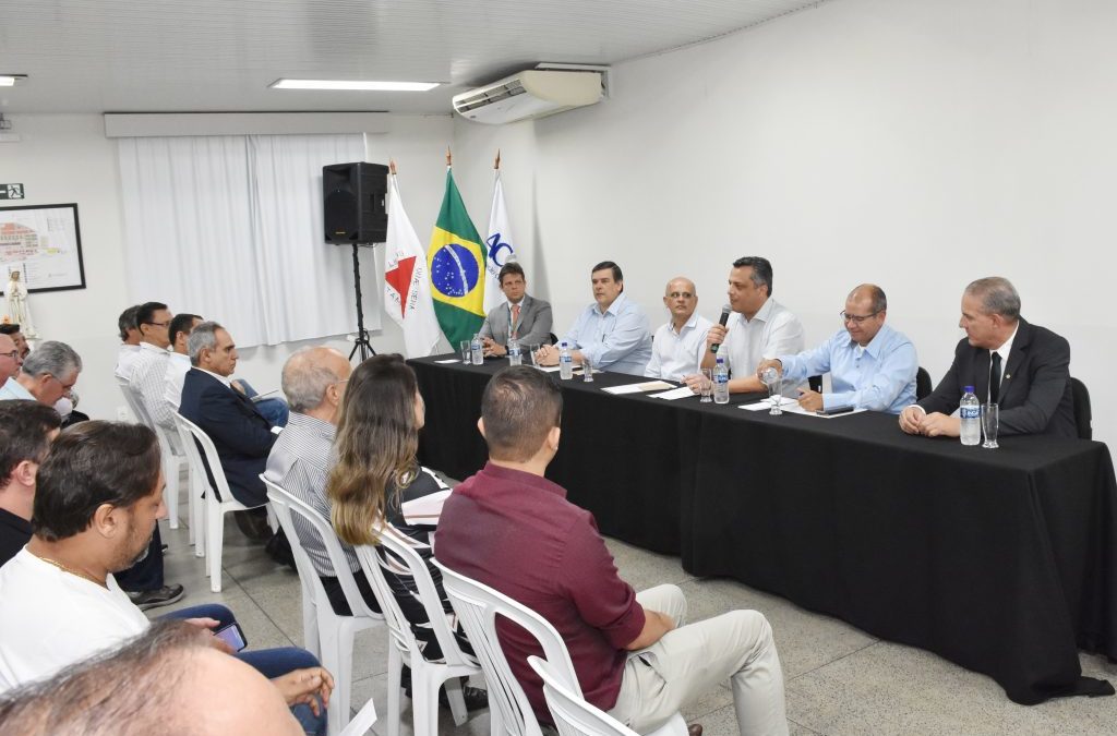 Empresas da CeasaMinas recebem, da prefeitura de Contagem,  Alvarás de localização e funcionamento