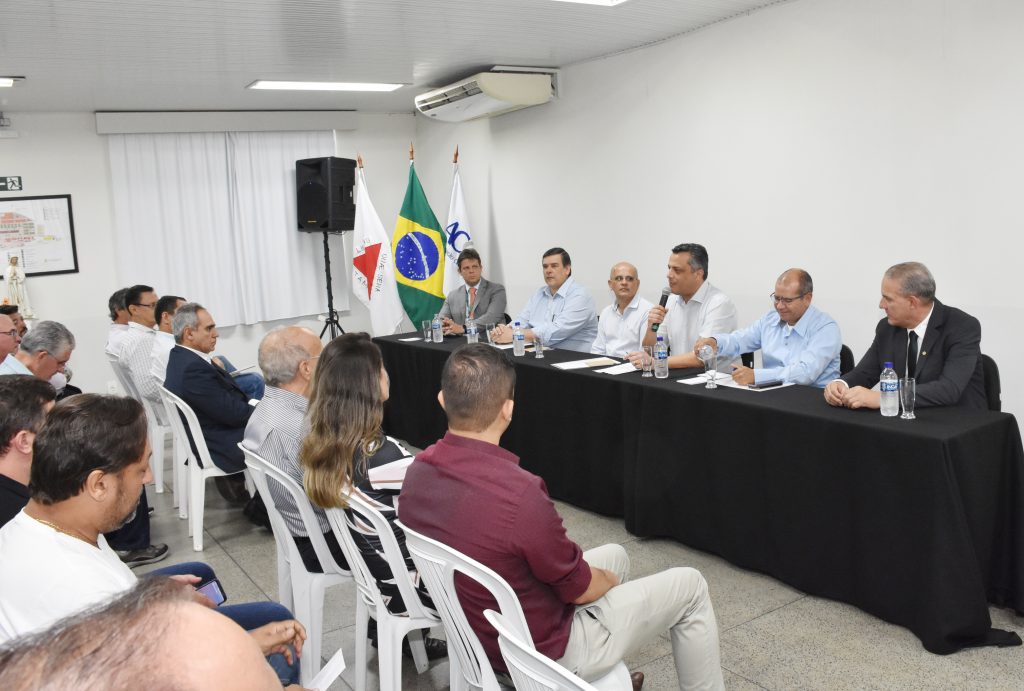 Empresas da CeasaMinas recebem, da prefeitura de Contagem,  Alvarás de localização e funcionamento