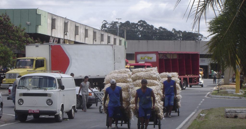 Carrinhos de Mercadorias: Corpo de Bombeiros traz dicas de segurança