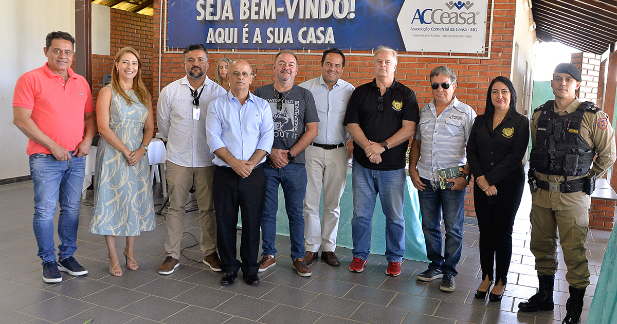 Em sua 129º edição, Café com Oração e homenageia policiais militares.