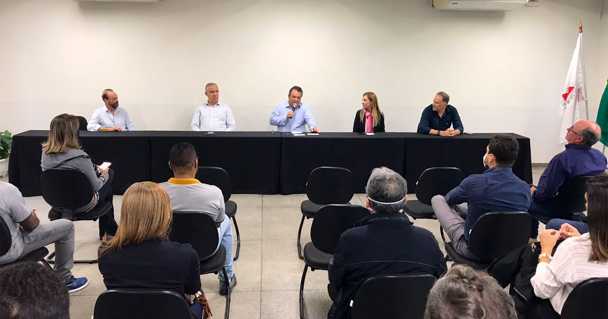 Secretário Thales Almeida Pereira visita o entreposto de Contagem